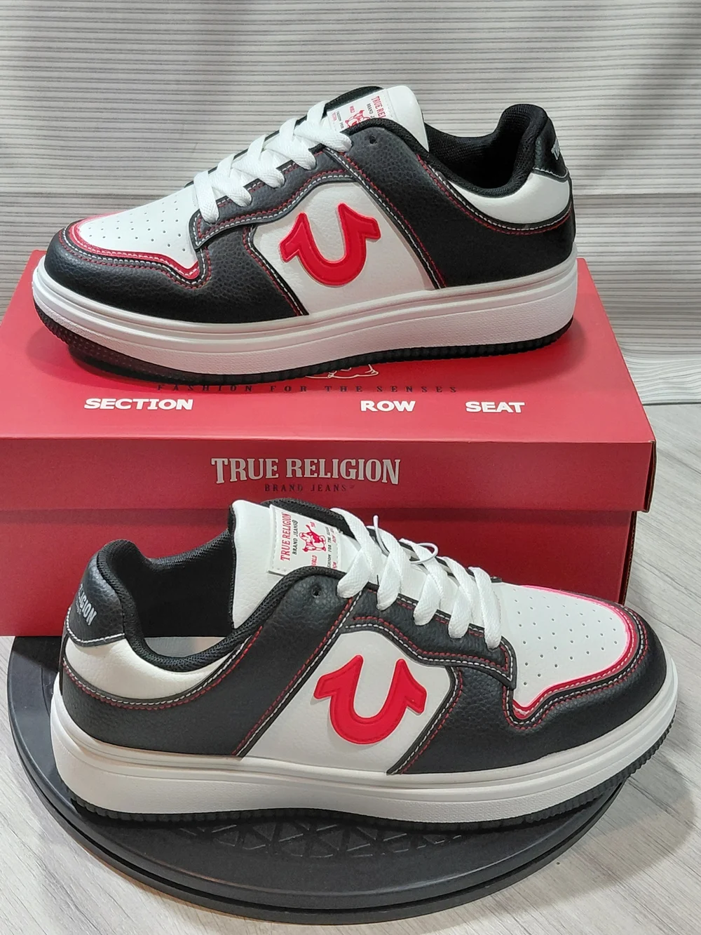 NEW True Religion Womens Arthur Court Low-Top Sneakers in White, Black & Red W8